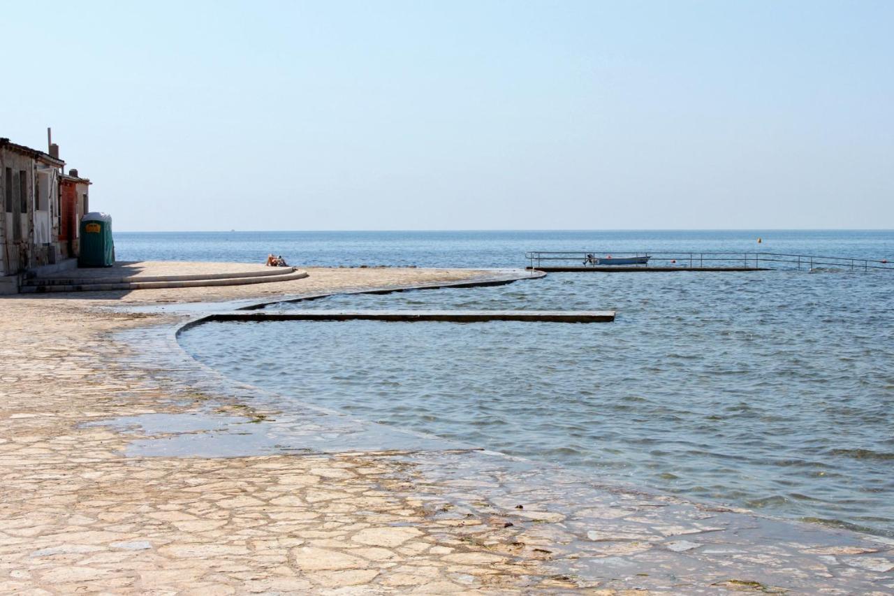 Apartments With A Parking Space Umag - 7066 Εξωτερικό φωτογραφία