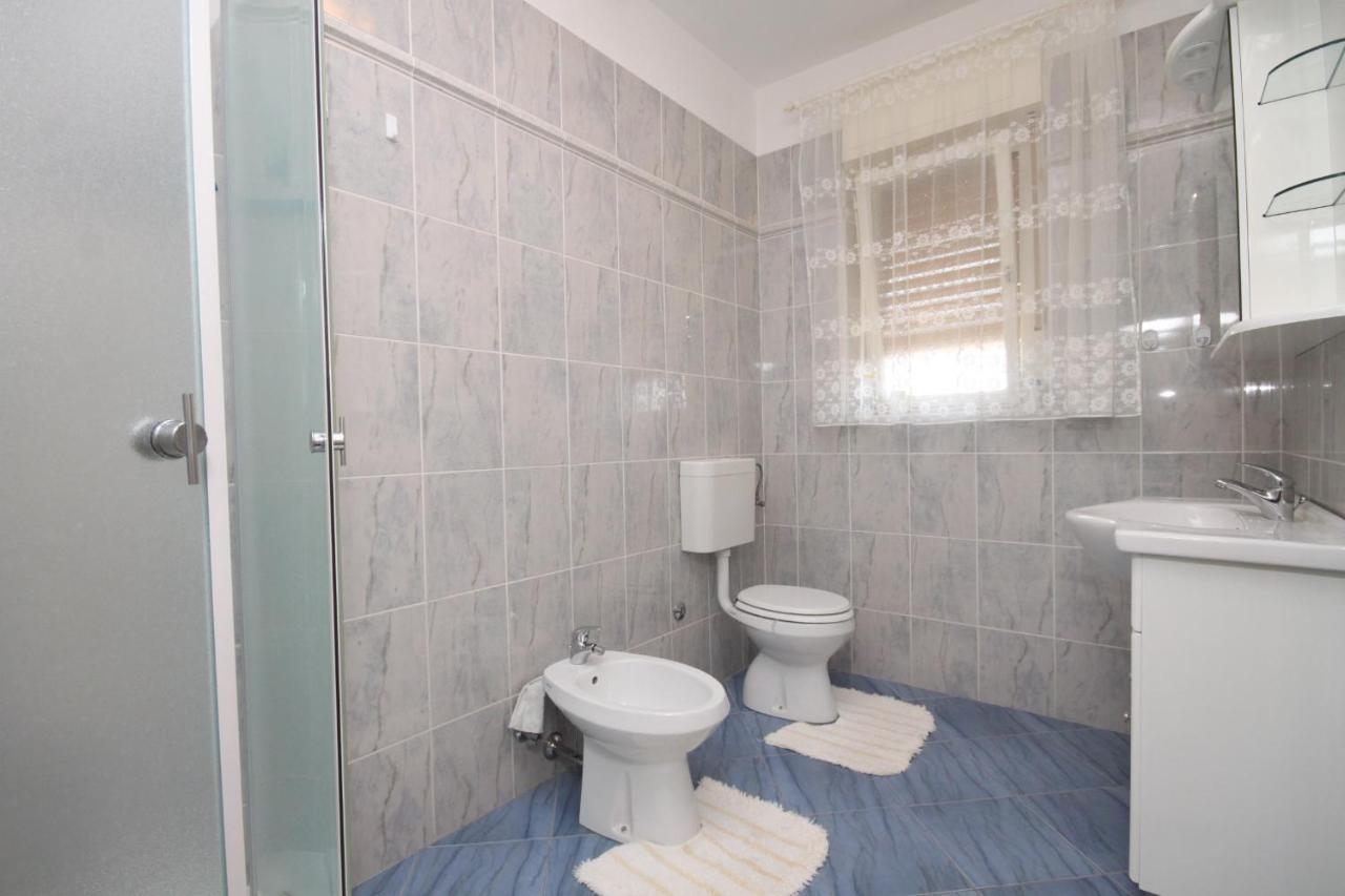 Apartments With A Parking Space Umag - 7066 Εξωτερικό φωτογραφία